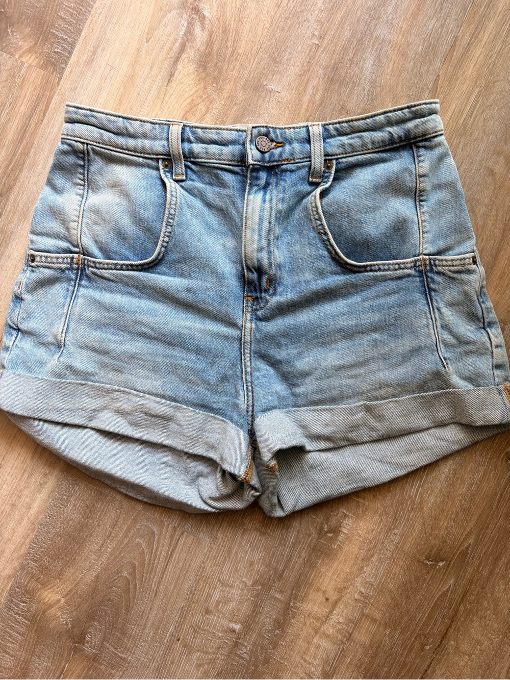 BDG High Rise Stretch Roll Hem Denim Shorts Size 28 Light Wash